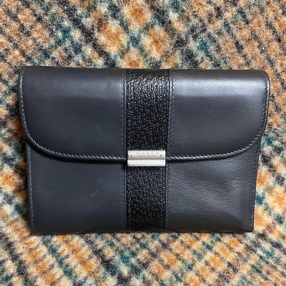 Coach Black Compact Clutch Wallet - Picture 1 of 12